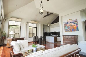 Grand Honeymoon Suite