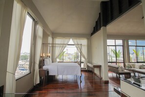 Grand Honeymoon Suite | Minibar, coffres-forts dans les chambres, bureau, rideaux occultants