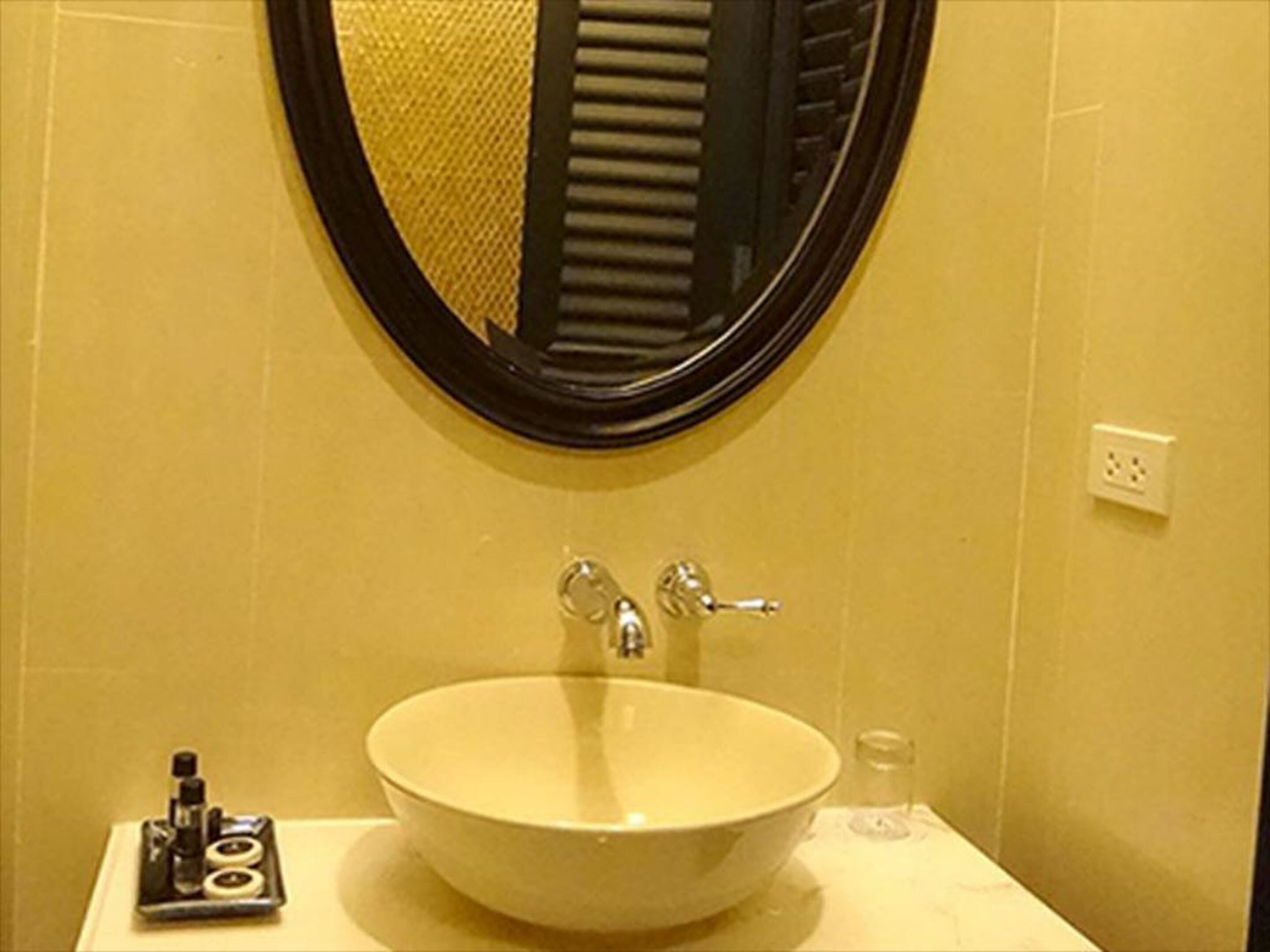 premier double or twin room | bathroom sink