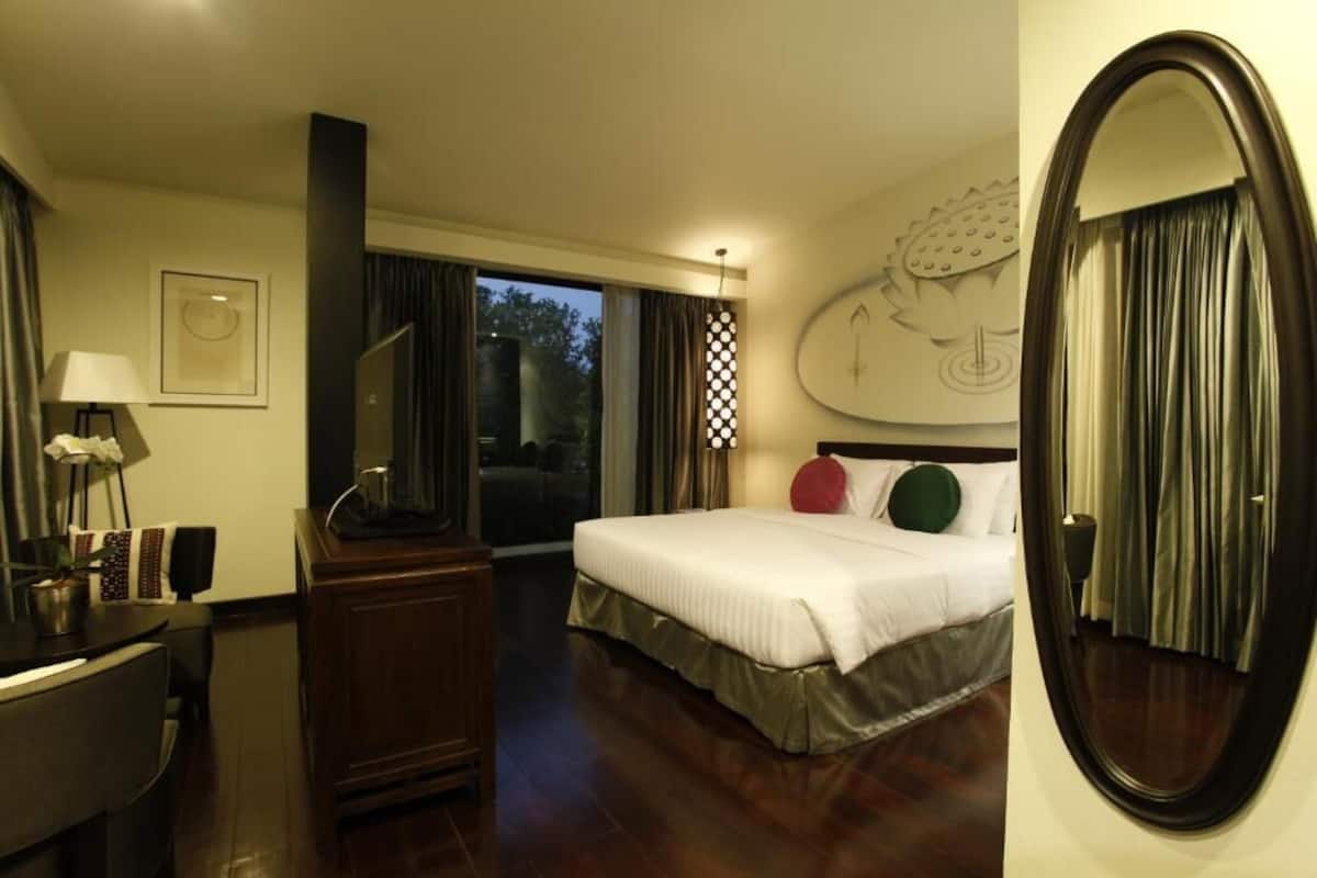 Deluxe Double or Twin Room, Garden Area | Premium bedding, free minibar, in-room safe, blackout drapes