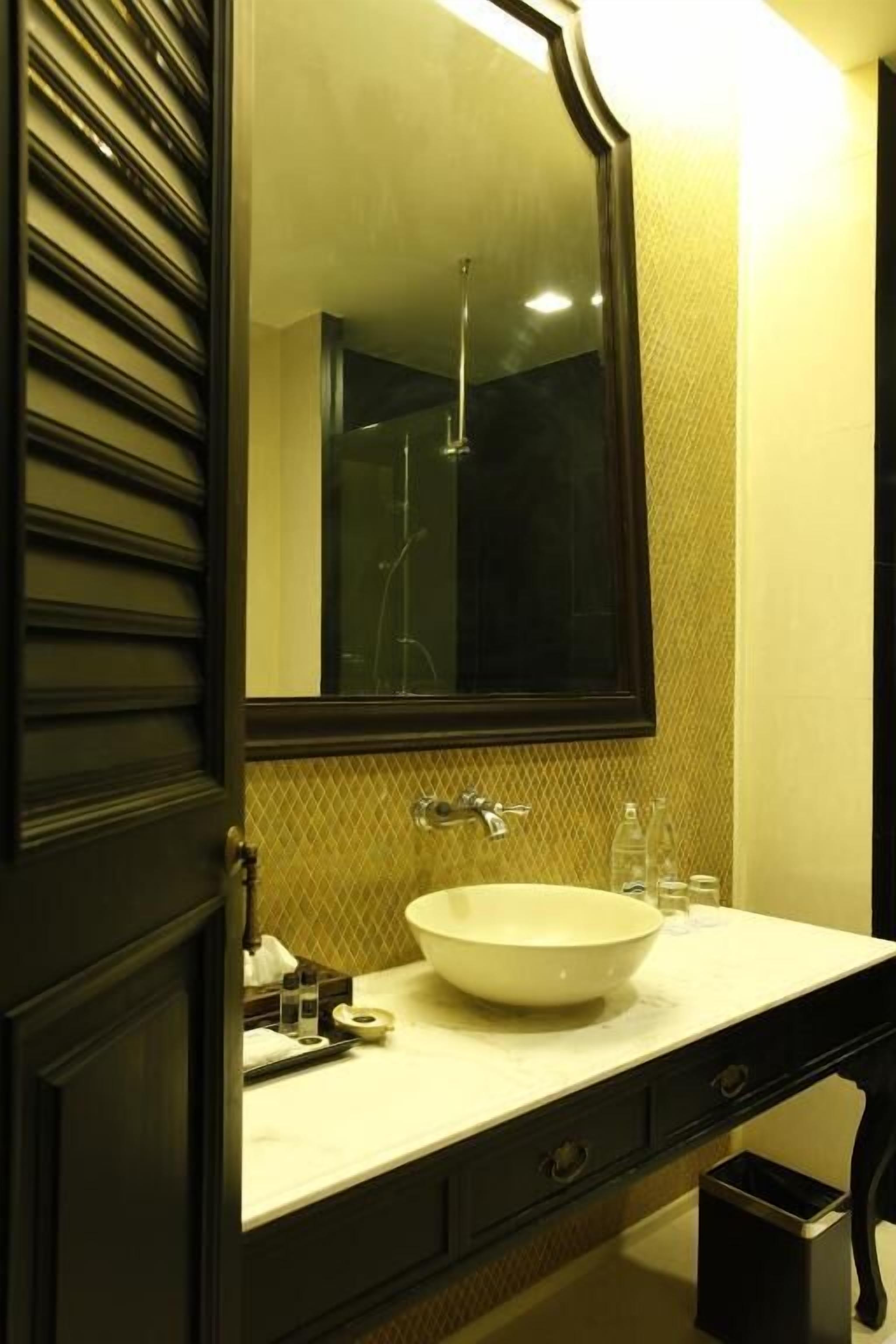 shower, free toiletries, hair dryer, bathrobes