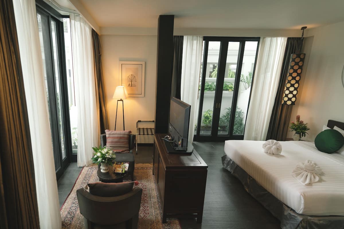 En 32-tommers LCD-TV med Parabol-TV samt TV