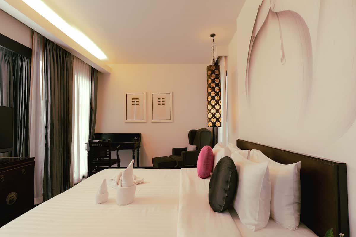 Sengetøy av topp kvalitet, minibar (inkludert) og safe på rommet