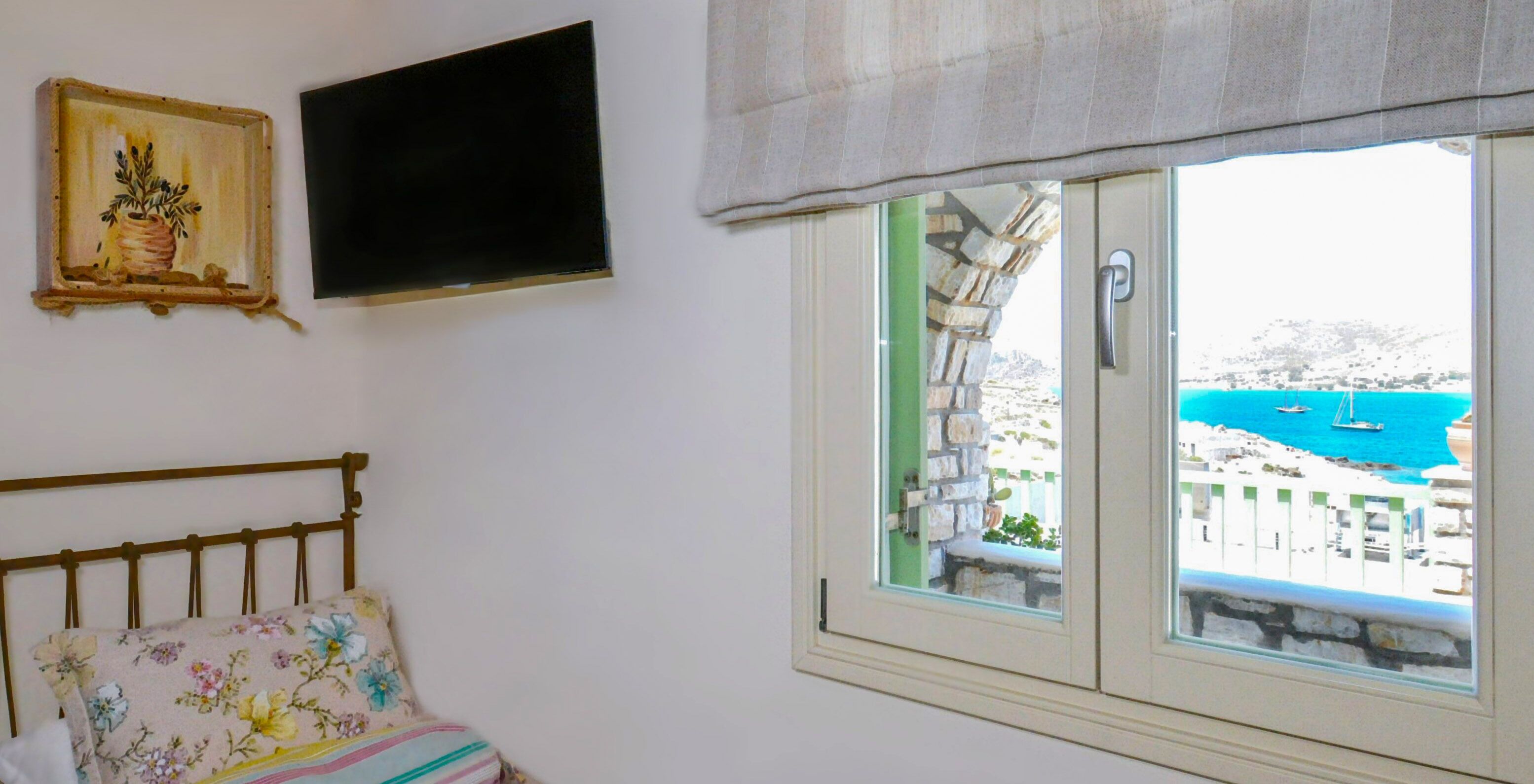 スタジオ コートヤードビュー | セーフティボックス (室内)、デスク、防音設備、アイロン / アイロン台