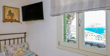 Caja de seguridad en la habitación y escritorio 