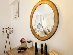 Suite, Sea View | In-room safe, desk, soundproofing, iron/ironing board - Villa Isabella Studios & Suites (Paros)