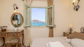 Familjesvit - 2 sovrum - havsutsikt | Värdeförvaringsskåp på rummet, skrivbord och ljudisolering