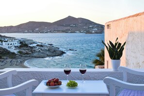 Standard Studio, Courtyard View | Beach/ocean view - Villa Isabella Studios & Suites (Paros)