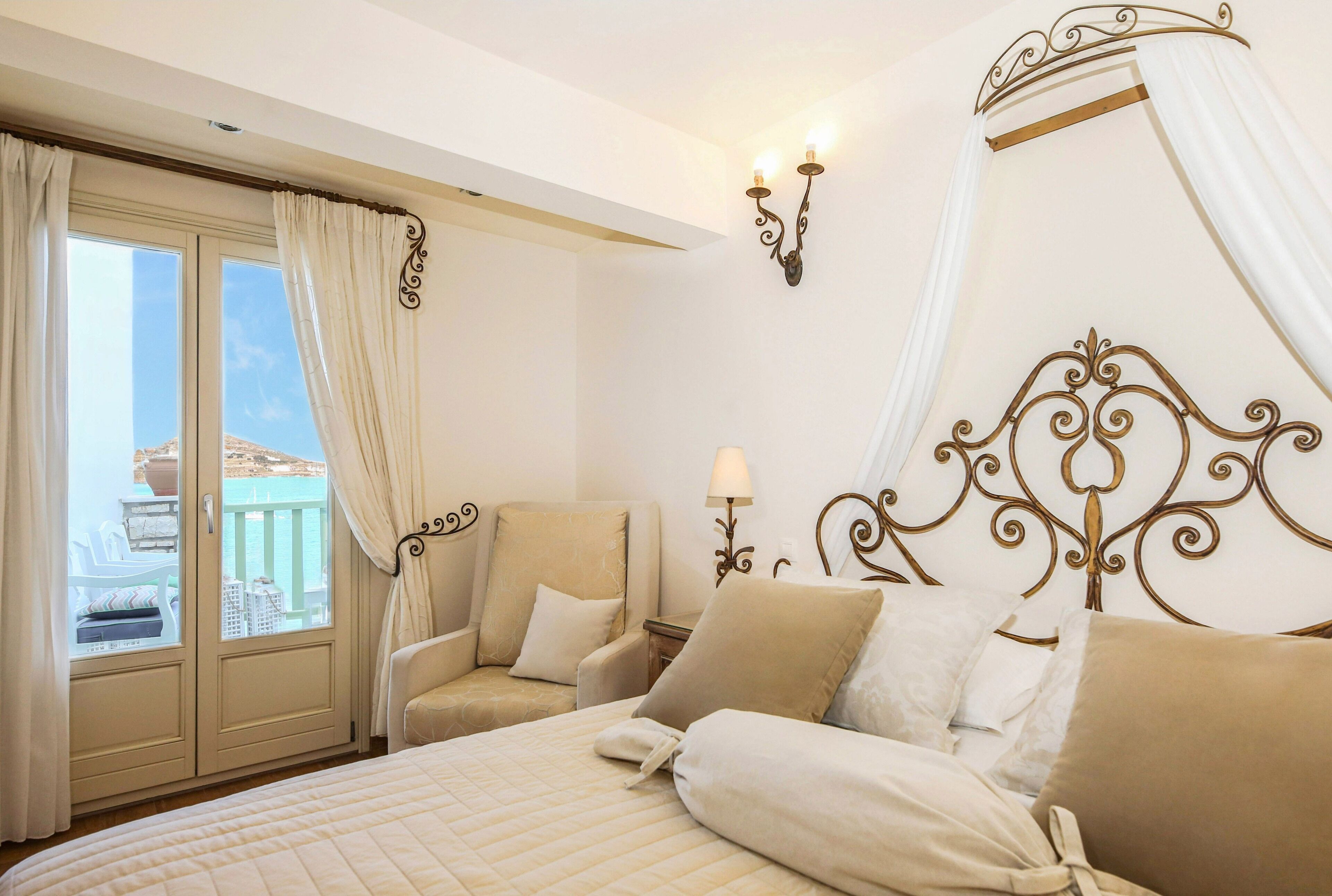 Suite, Sea View | In-room safe, desk, soundproofing, iron/ironing board