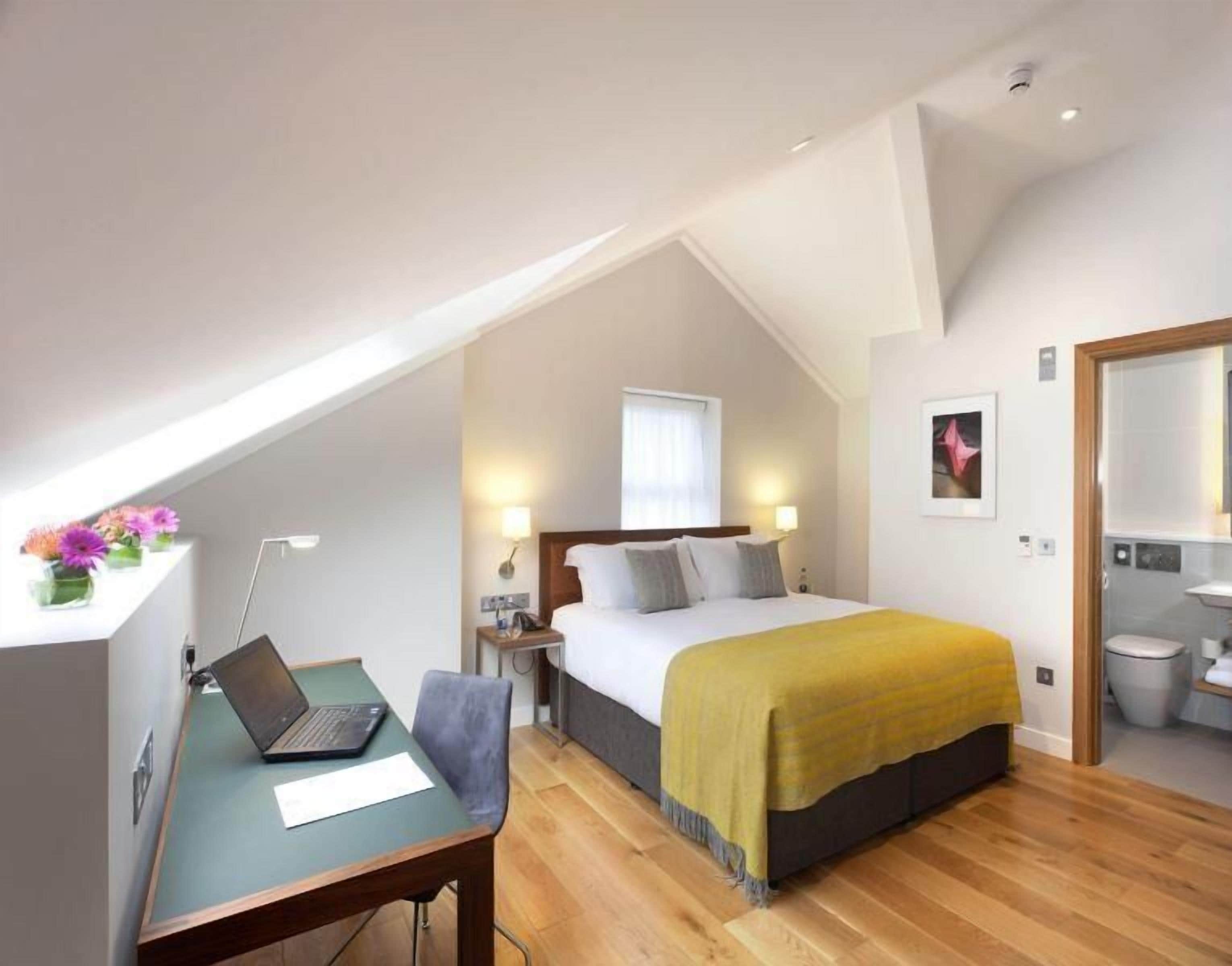 in-room safe, desk, laptop workspace, iron/ironing board