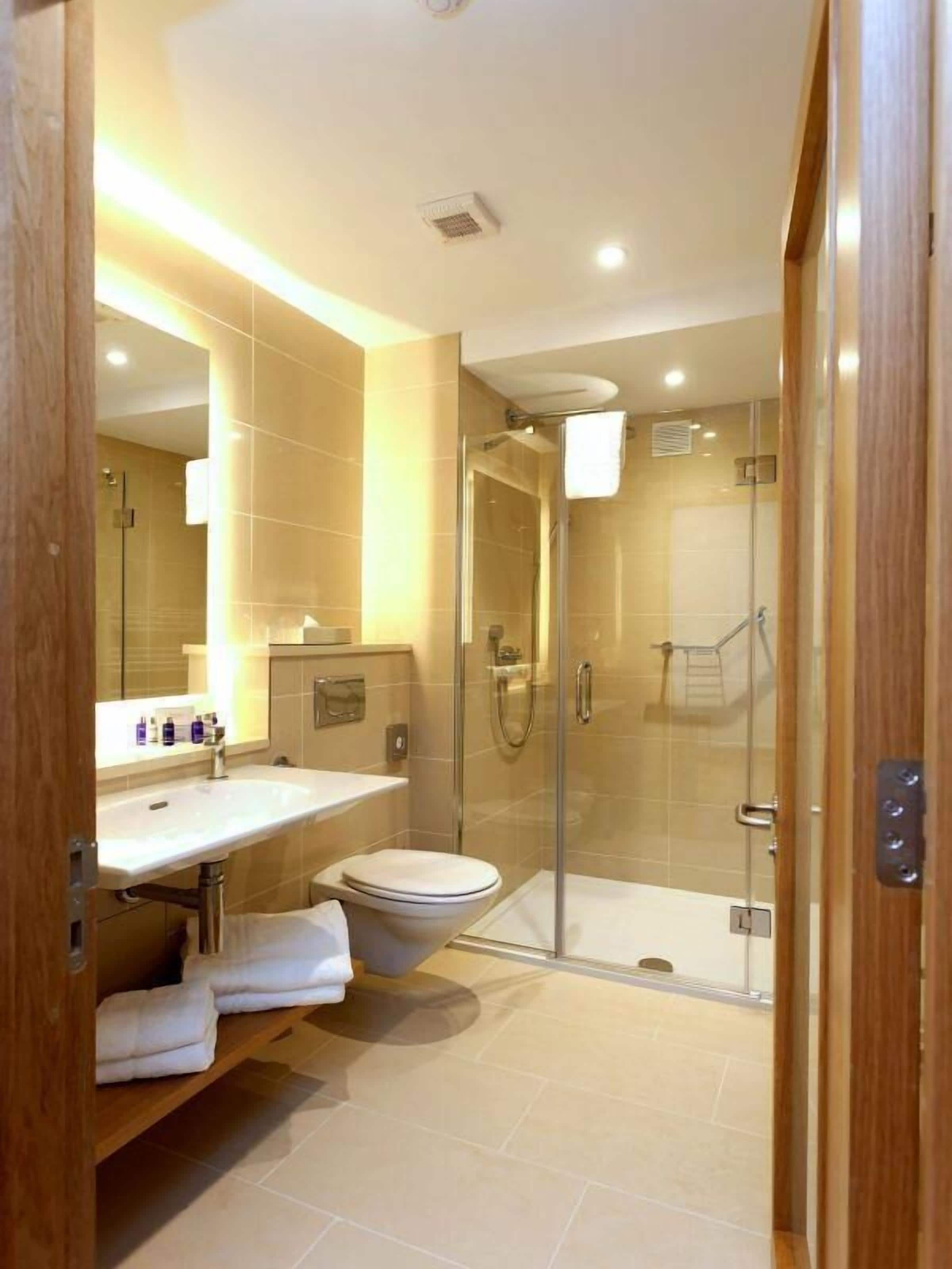 in-room safe, desk, laptop workspace, iron/ironing board