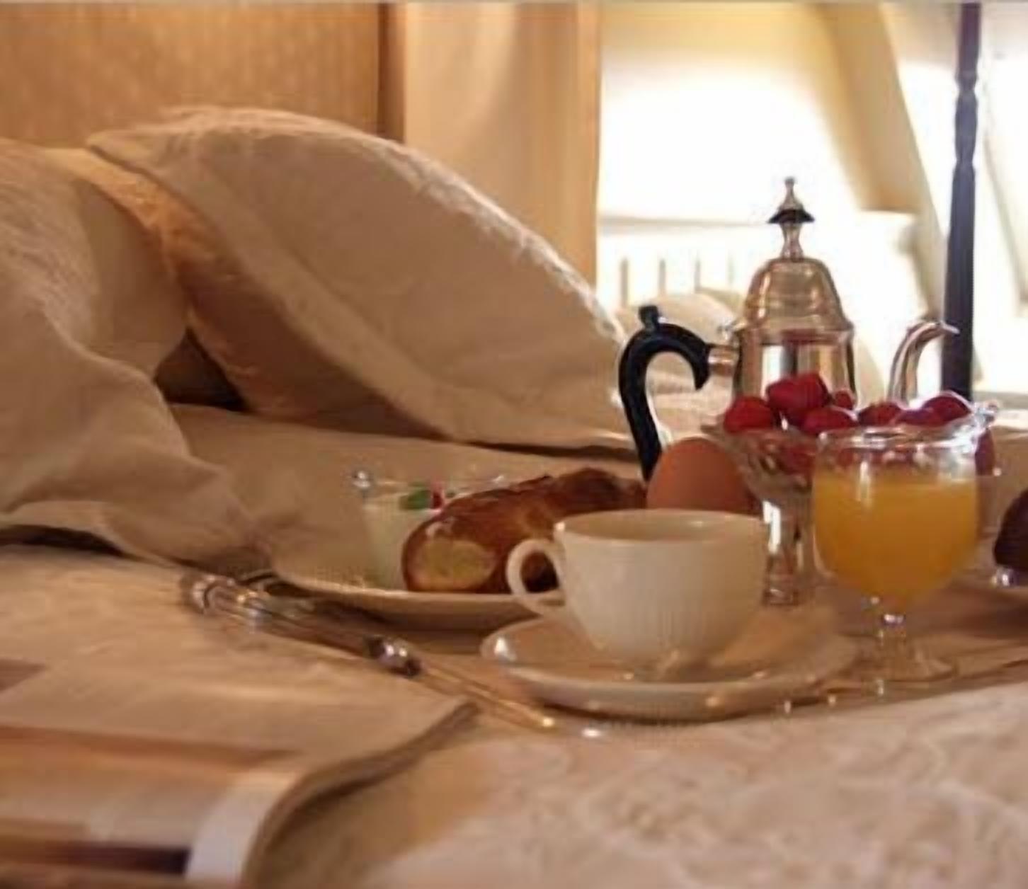 loft | room service – dining