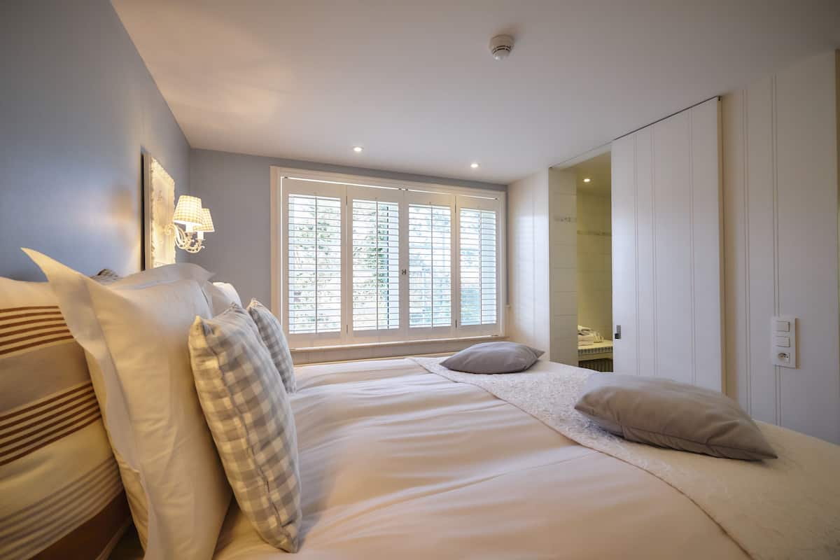 junior suite | premium bedding, down duvets, minibar, in-room safe