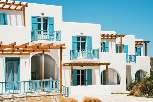 Front of property - Paros Inn Seafront (Paros)