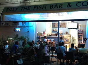 Bar (on property) - Happy Fish Guesthouse (Patong)