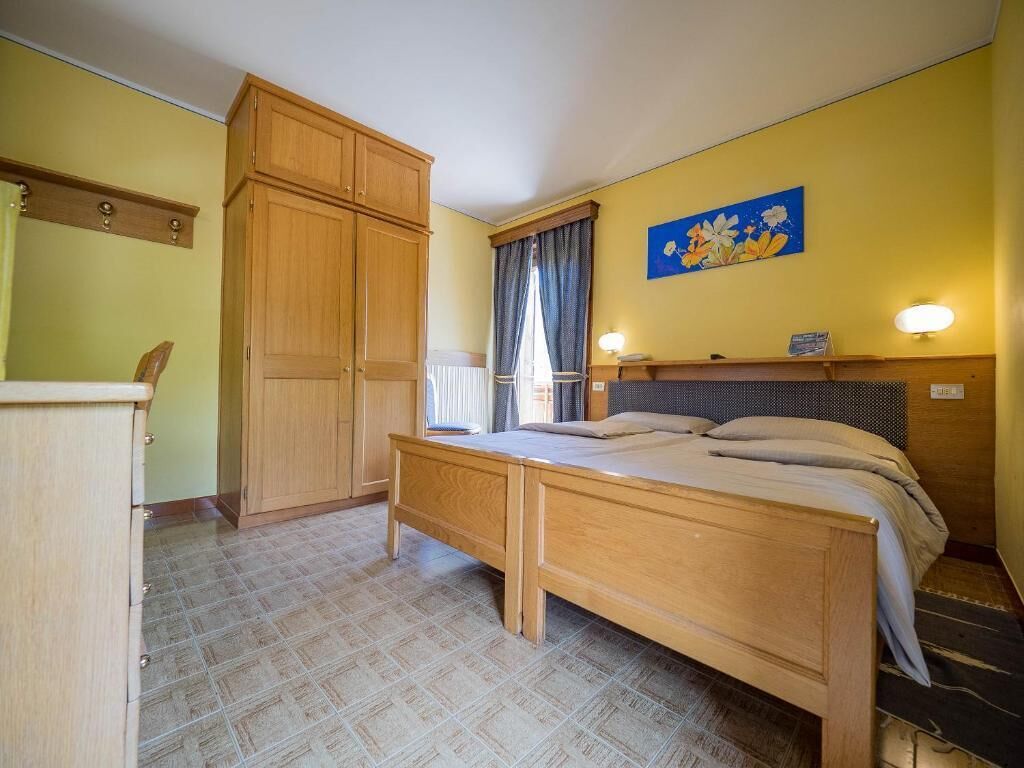 desk, cots/infant beds, free wifi, bed sheets