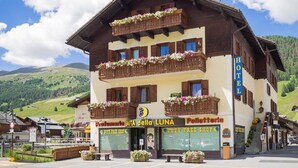Front of property - Hotel Baita della Luna (Livigno)