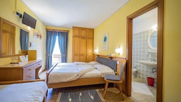 Bureau, lits bébé (en supplément), Wi-Fi gratuit, draps fournis