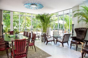 Sala de estar en el lobby