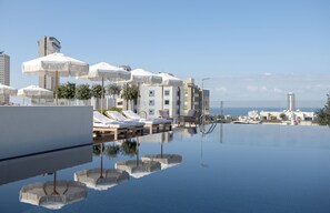 Seasonal outdoor pool, pool umbrellas - The Norman Tel Aviv (Tel Aviv)