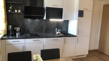 Appartamento, 1 camera da letto | Cucina privata | Frigorifero con congelatore, microonde, piano cottura, lavastoviglie