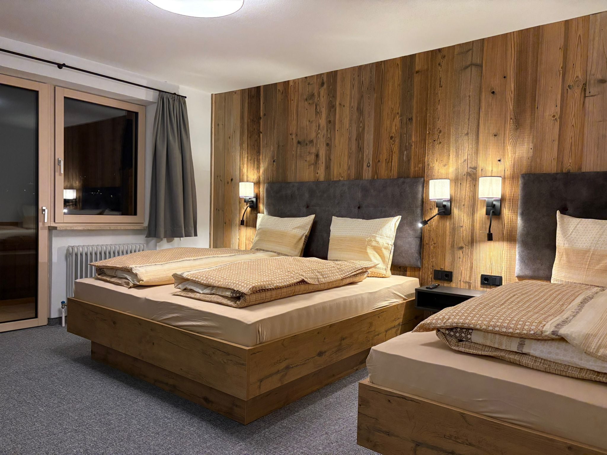 Deluxe suite | Een kluis op de kamer, gratis wifi, beddengoed