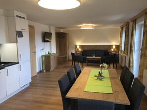 Superior Apartment, 2 Bedrooms | Private kitchen