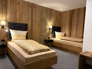 Deluxe suite | Een kluis op de kamer, gratis wifi, beddengoed