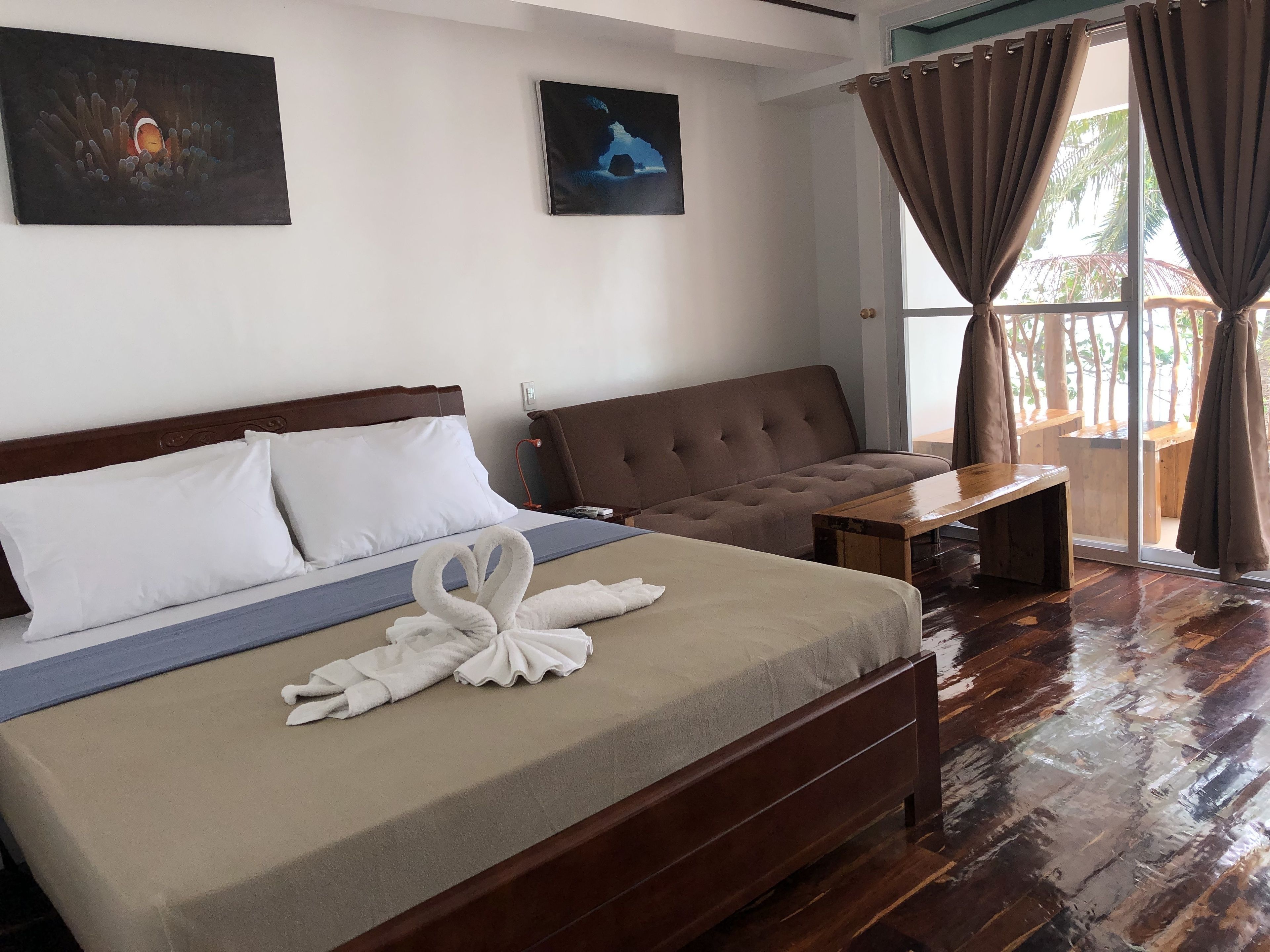 Caja de seguridad en la habitación, wifi gratis y ropa de cama 