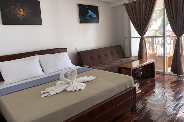 Caja de seguridad en la habitación, wifi gratis y ropa de cama