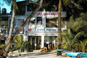 Front of property - DiveGurus Boracay Beach Resort (Boracay Island)