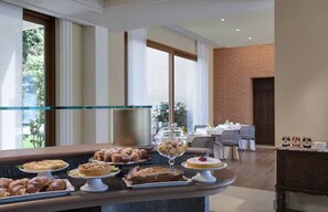 Breakfast buffet - Hotel Terme Neroniane (Montegrotto Terme)