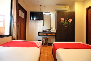 Superior Twin Room | 1 bedroom, desk, free WiFi, bed sheets