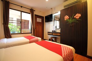 Superior Twin Room | Desk, free WiFi, bed sheets - Pannee Lodge Khaosan (SHA Plus) (Bangkok)
