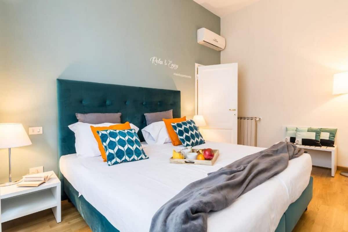 2 bedrooms, down duvets, individually furnished, desk
