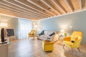 Apartment, 1 Bedroom, River View (Primavera) | Living room