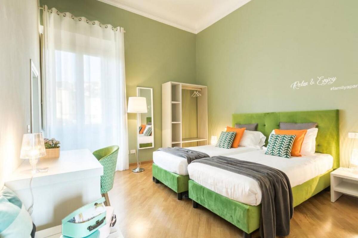 Apartment, 2 Bedrooms, River View (Rinascimento) | Down comforters, desk, iron/ironing board, cribs (free)
