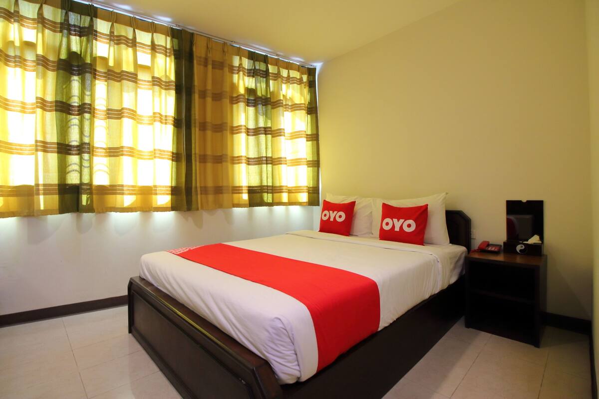 Kamar Double Standar | Meja kerja, Wi-Fi gratis, dan seprai linen