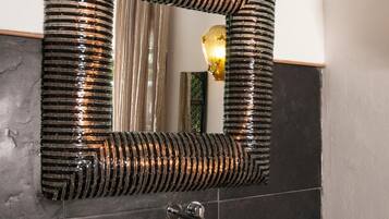 Shower, free toiletries, hair dryer, bidet
