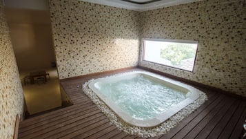 Tina de hidromasaje interior