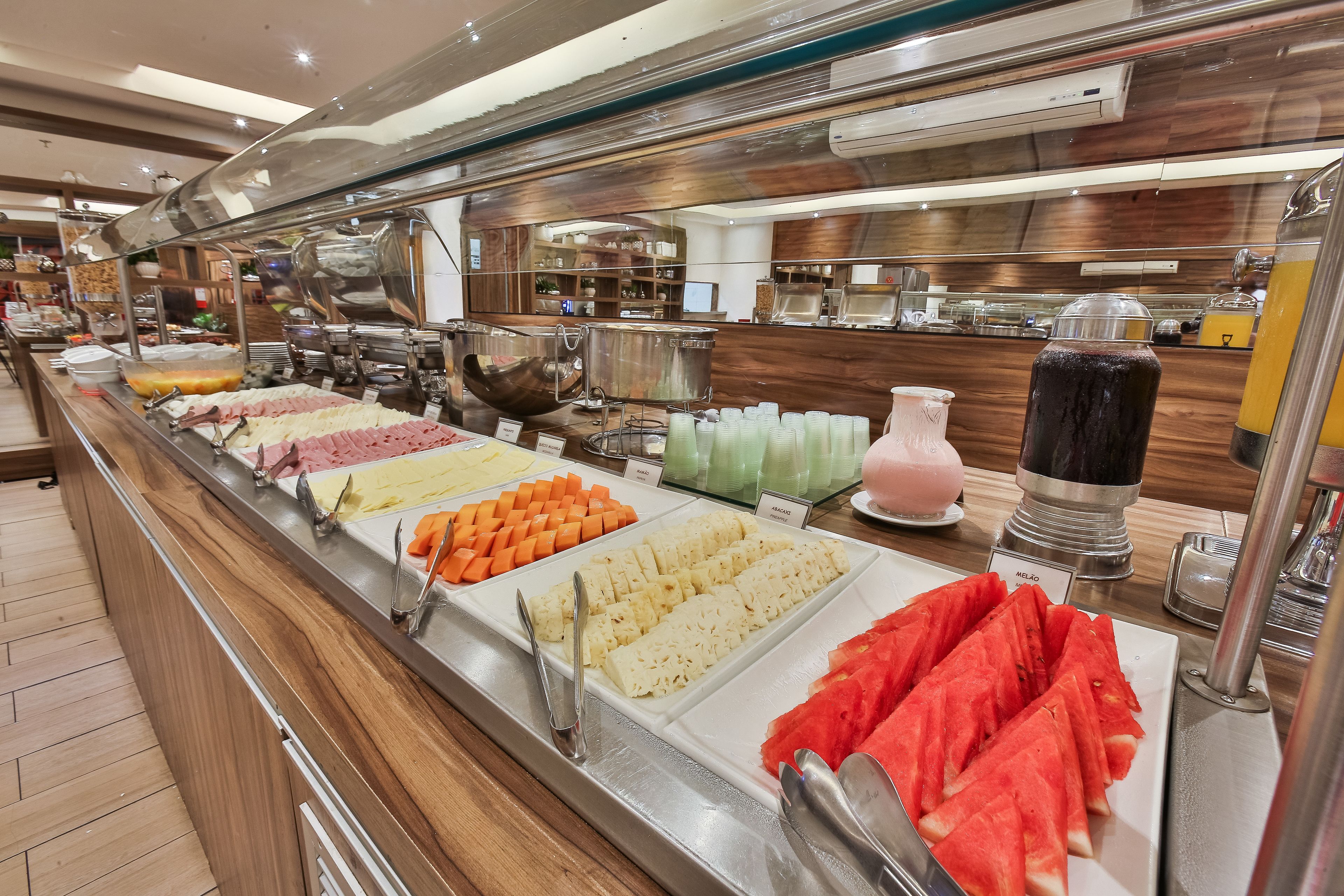 Café da manhã com buffet todos os dias (BRL 50.00 por pessoa) 