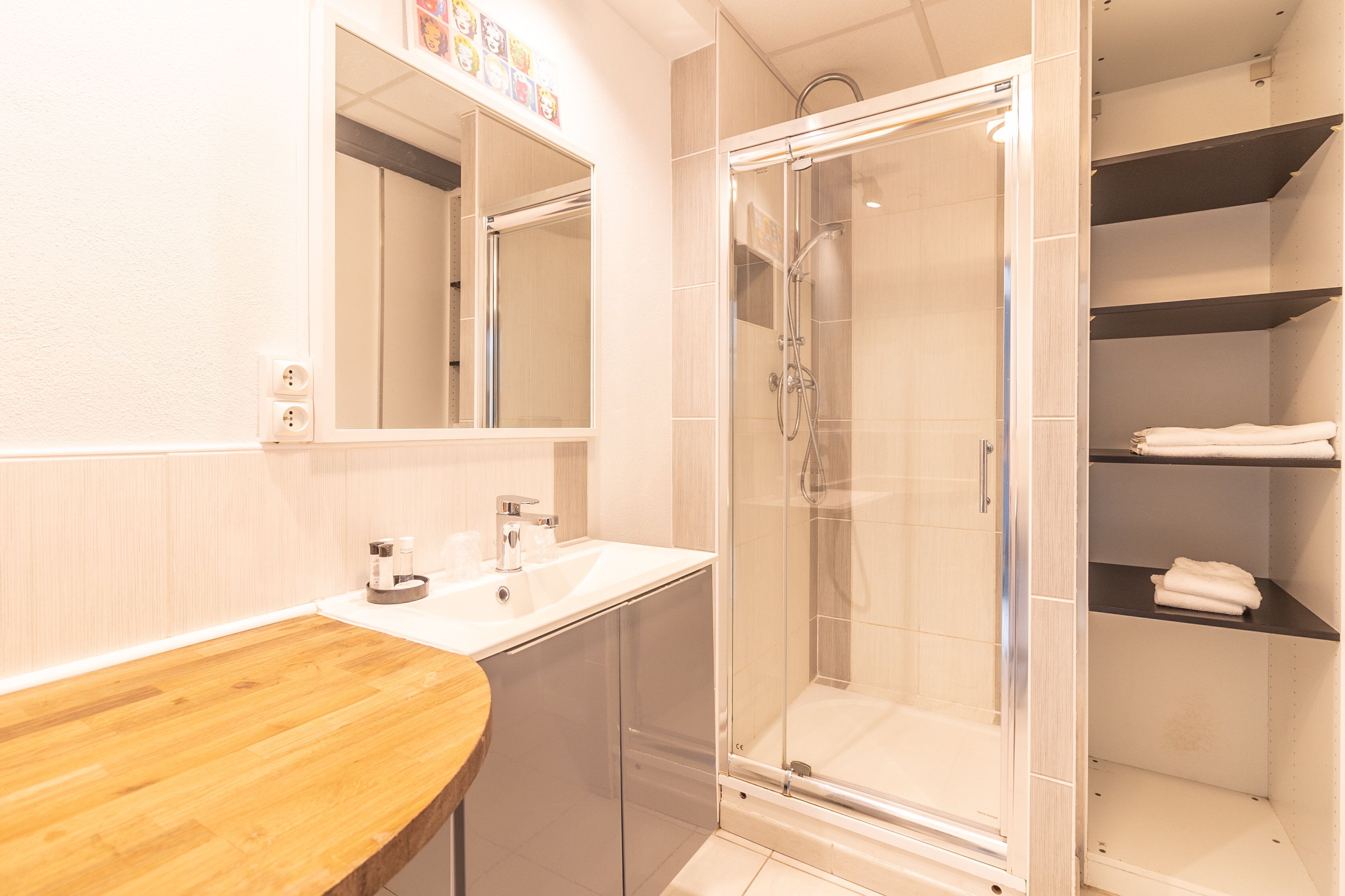 superior apartment | 1 bedroom, individually decorated, individually furnished, desk