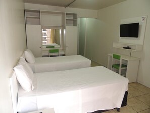 Minibar, blackout curtains, bed sheets - Brasilia Apart Hotéis (Brasília)