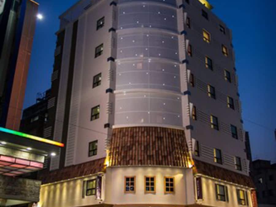 Front of property – evening/night