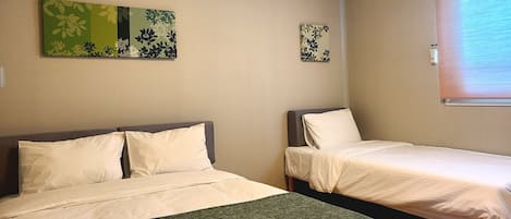 Triple Room | 1 Schlafzimmer, hochwertige Bettwaren, Schreibtisch, kostenloses WLAN