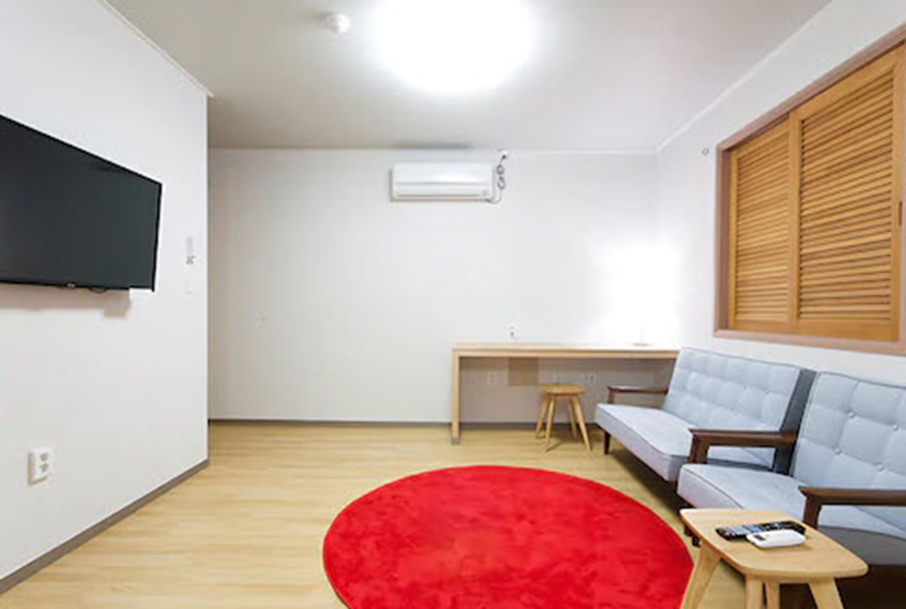 double room | living area | 32-inch led tv with cable channels, tv