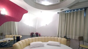 ห้องดีลักซ์สวีท | มินิบาร์, Wi-Fi ฟรี
