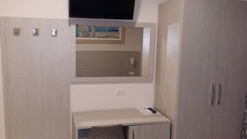 Minibar, caja de seguridad en la habitación, escritorio y wifi gratis