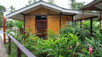 Bungalow Familial | 1 chambre, coffres-forts dans les chambres, Wi-Fi gratuit, draps fournis