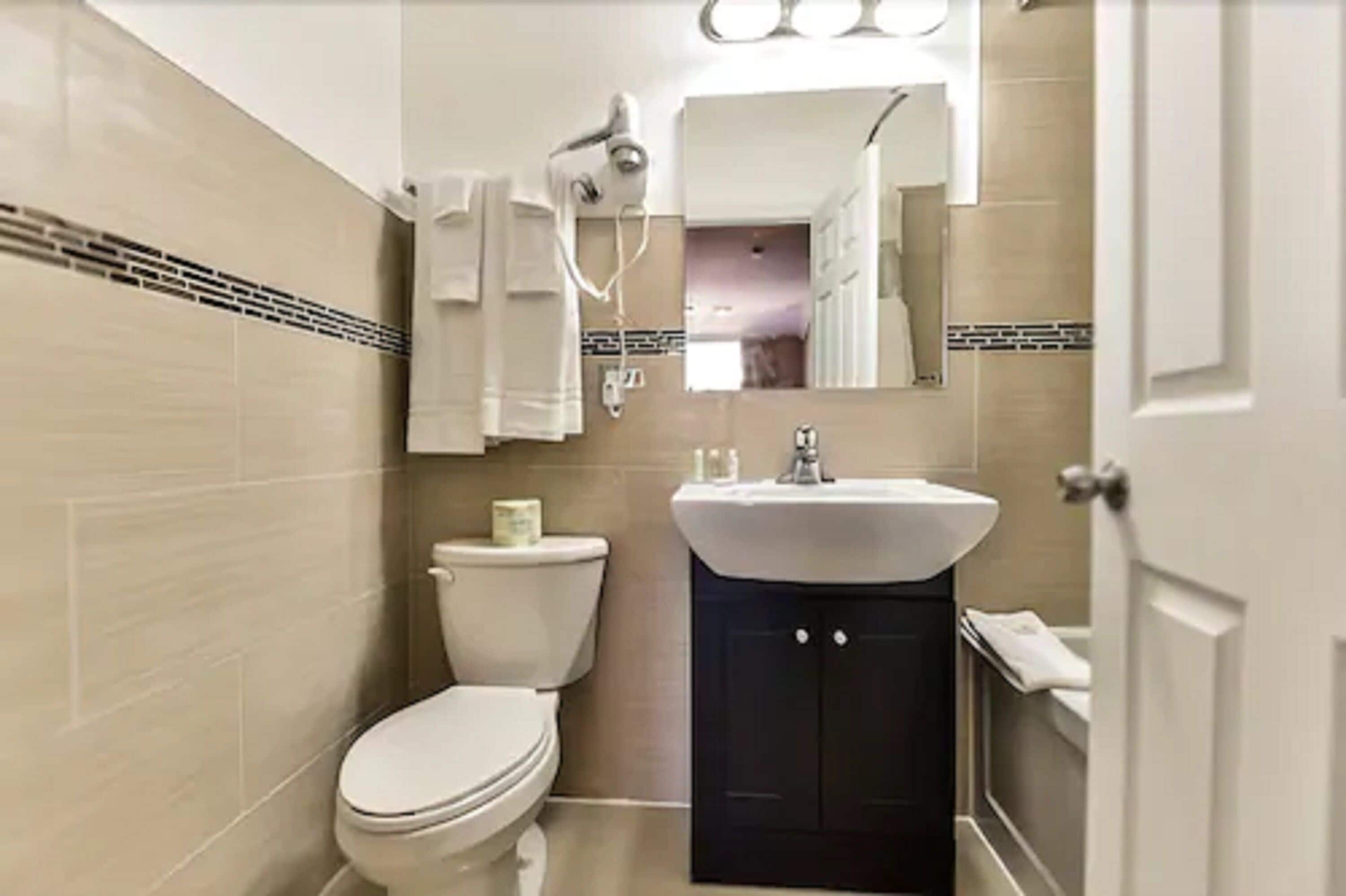 Photo - NU Hotel Toronto Airport